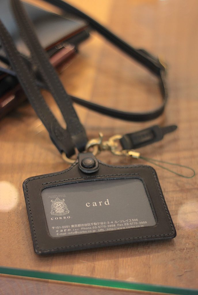 日々の胸元に・SLATEネックストラップ＆IDカードケース - CORBO