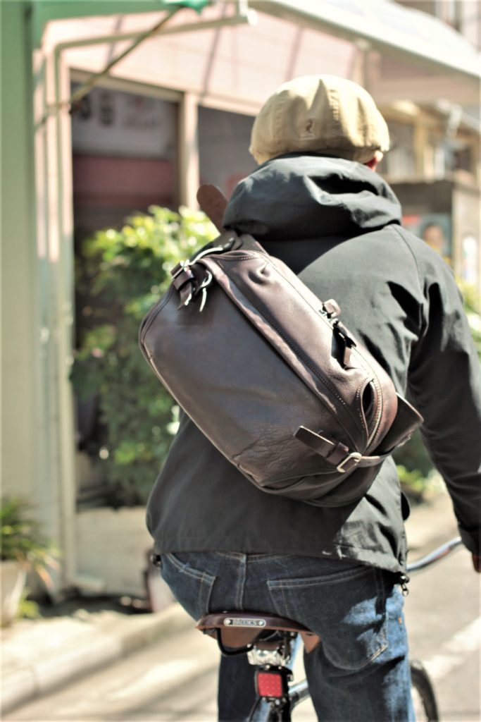 CORBO STRUT コルボ ボディバッグ ダークブラウン 本革 レザー STRUT ボディバッグ（小） | 【公式】CORBO. Online-Shop